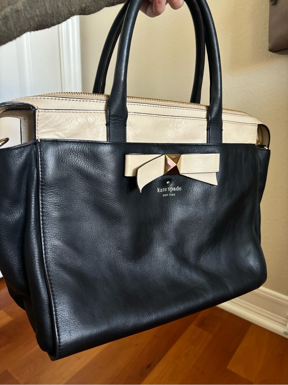 kate spade Black and Cream Leather Satchel with Bow Detail - Picture 9 of 16
